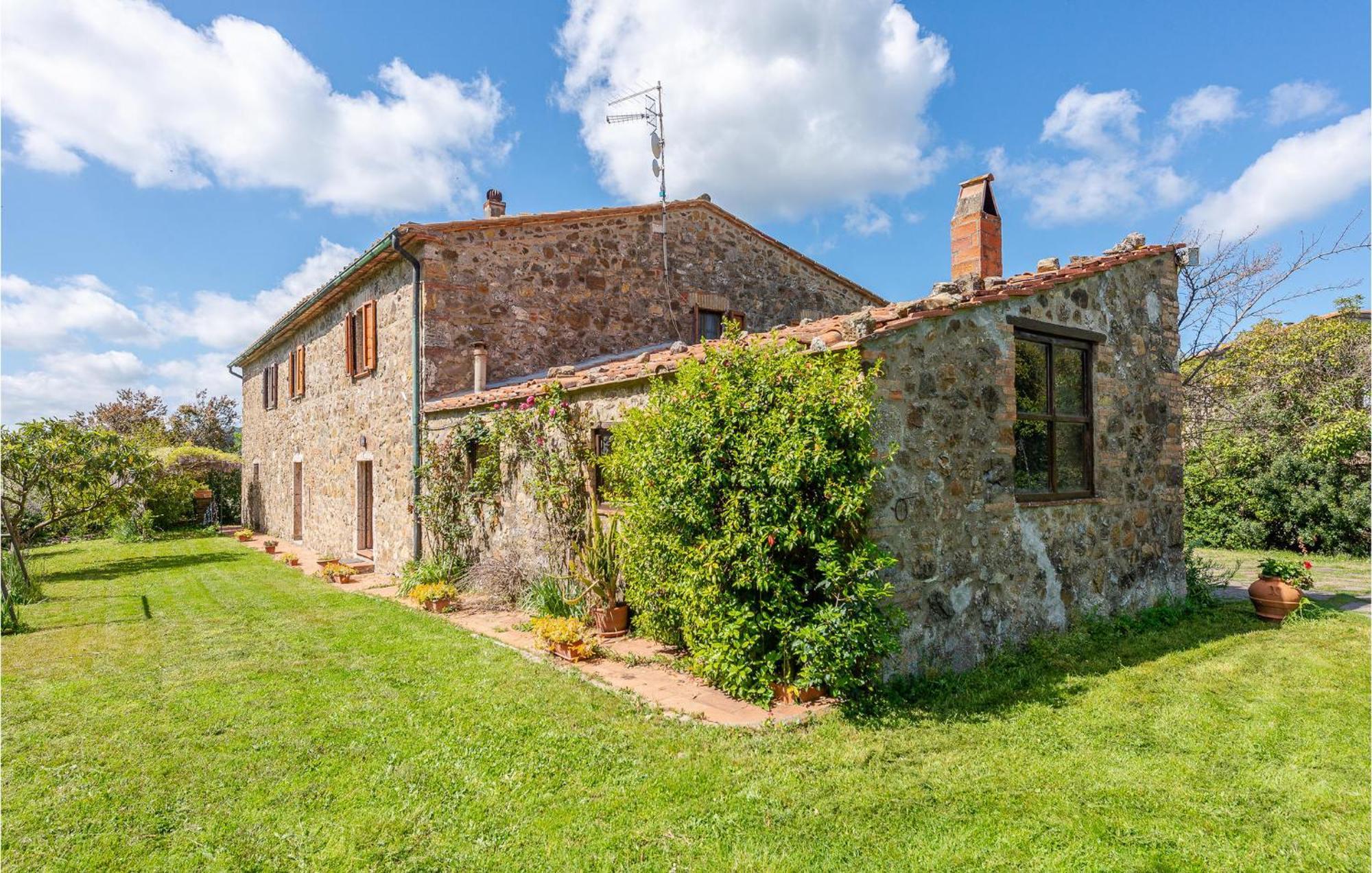Cozy Home In Massa Marittima Gr With Kitchen Eksteriør billede